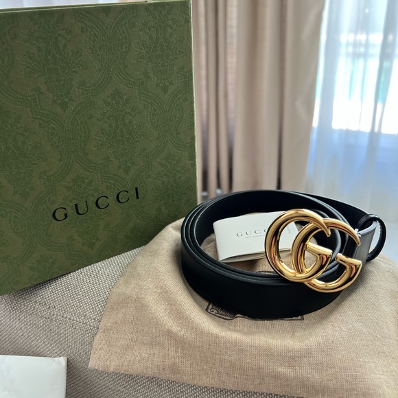 Gucci Belt ( NOT USED ) Black & Gold. Size 120.48 - Picture 2 of 3